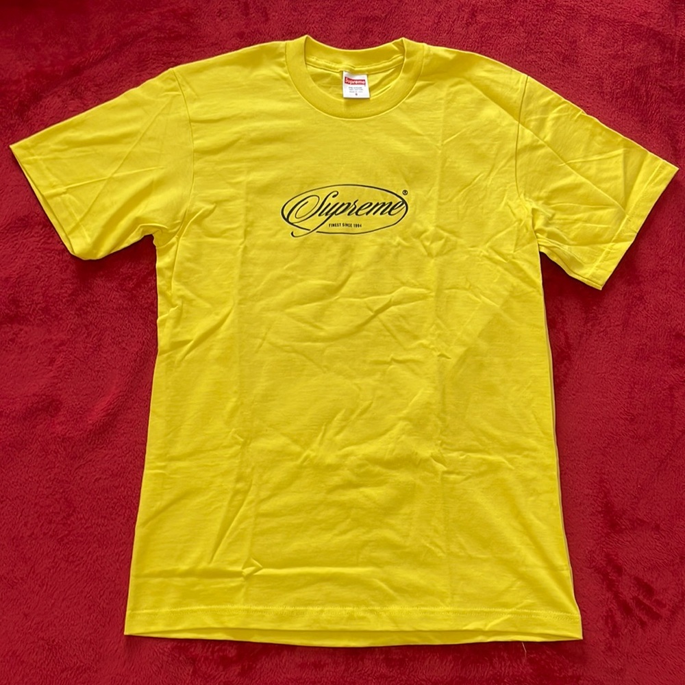 Supreme T-Shirt NWOT - Picture 1 of 3